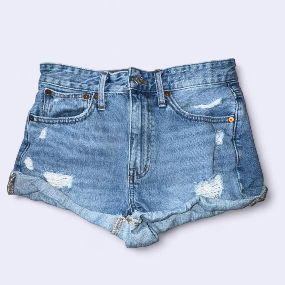 Madewell Relaxed Denim Shorts
Size: 25